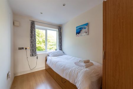 2 bed apartment to rent in High Quay, City Road, NE1 - Photo 5