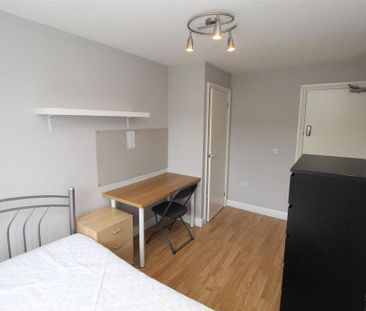 6 bedroom house to rent - Photo 3