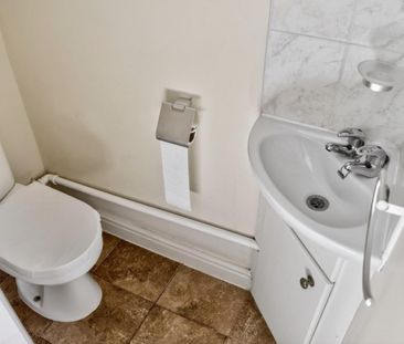 4 bedroom House To Let - Photo 6