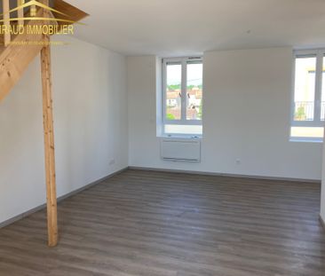 Location Appartement 4 pièces 69m² POUILLY SOUS CHARLIEU 42720 - Photo 1