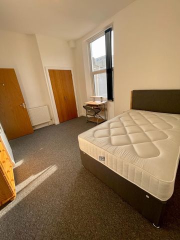 8 Queen Anne Terrace - Photo 3