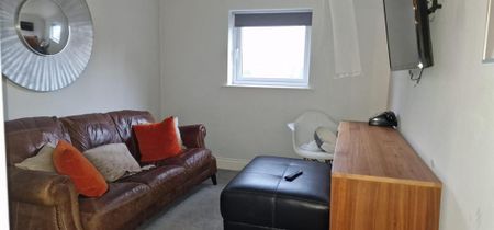 6 bedroom end of terrace house to rent - Photo 3