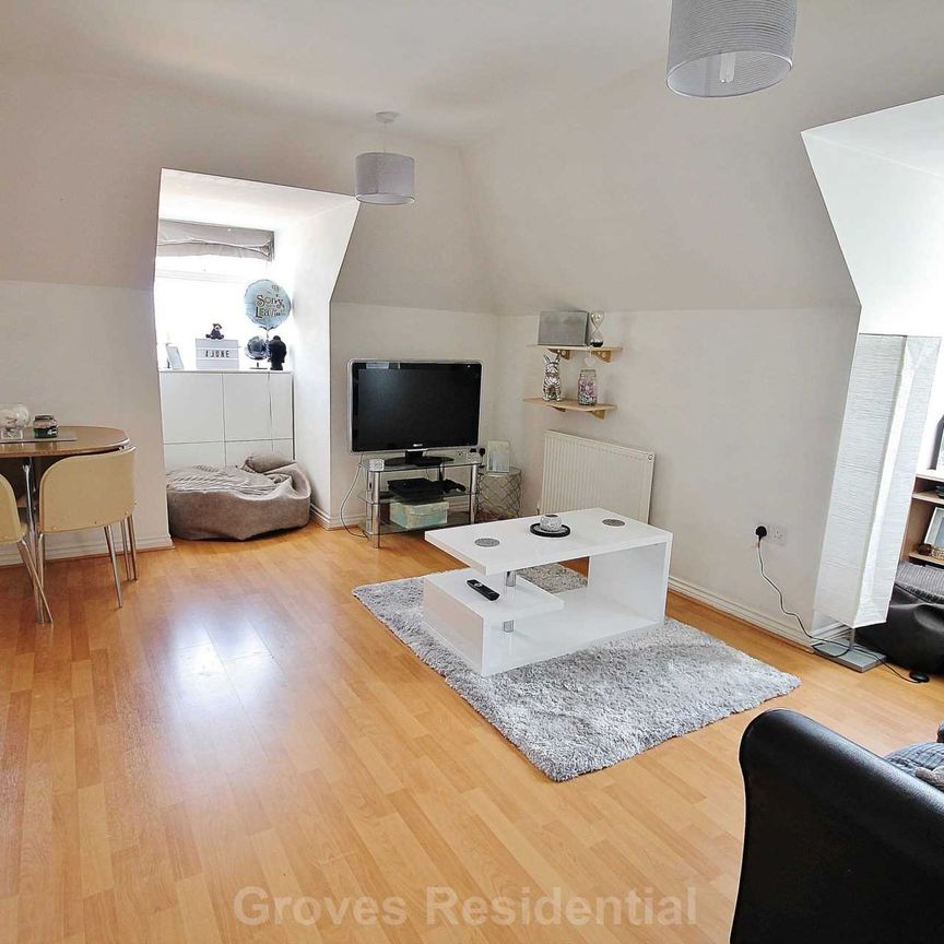Price £1,450 pcm - Available 27/07/2026 - Unfurnished - Photo 1