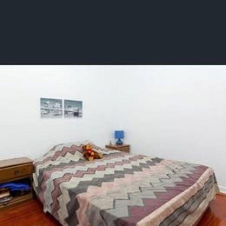 Fully Furnished 2 Bedroom Apartment in Heart of Brisbane - Photo 2
