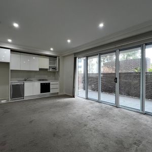 1/11-15 Peggy Street Mays Hill - Photo 2