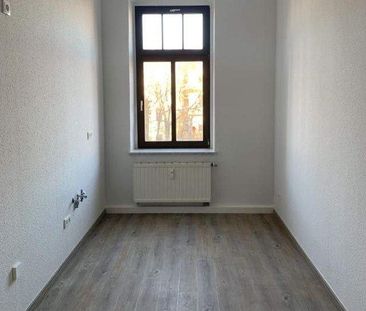 Gepflegte 3-Zimmerwohnung ... Tageslichtbad mit Wanne und Dusche ..... - Photo 2