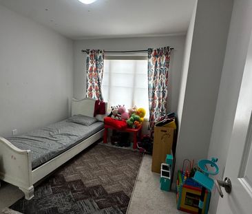 For Lease - 110 yale Drive, Hamilton, Ontario - Photo 4