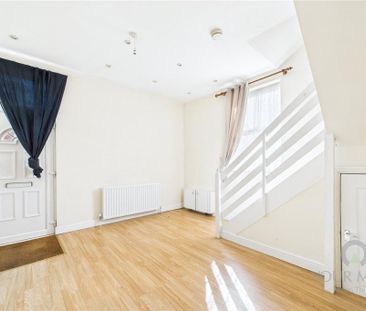 2 bedroom end of terrace house to rent - Photo 6