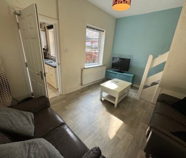 Lansdowne Terrace, Hull Road - P1762 - Photo 2