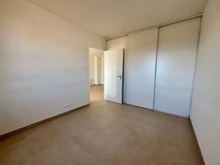 ST LAURENT DU VAR - 2 PIECES RESIDENCE NEUVE - GARAGE - Photo 3