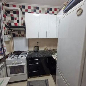 Garsoniera modesta in sectorului 4 - Fotografie 2