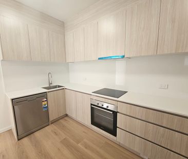 Fully renovated 4-bedroom house with 2 extra rooms in the heart of ... - Photo 4