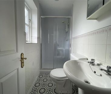 2 bedroom end of terrace house to rent - Photo 2