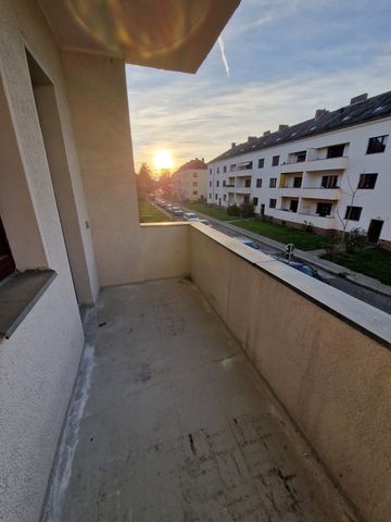 Geräumige zwei Zimmer Wohnung mit Balkon sucht ab sofort Mieter! - Photo 2
