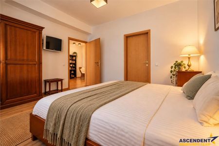 Casa cu 3 apartamente independente, locatie premium, aria Bi - Photo 3