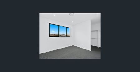 Stunning Townhouse in Convenient Location - Photo 3