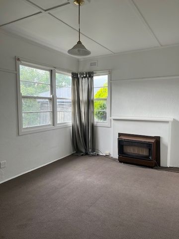 7 Halifax Court, Ashburton VIC 3147 - House For Rent | Domain - Photo 2