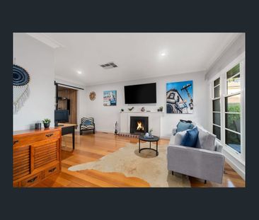 Luxurious Lifestyle Property with Pool - Photo 2