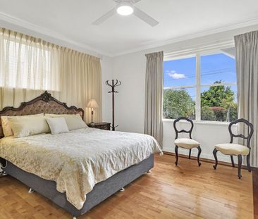A Killarney Heights icon, family home in a prestige setting. - Photo 5