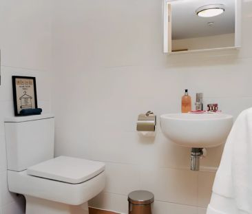 Deluxe Ensuite - Behn Hall - Photo 6