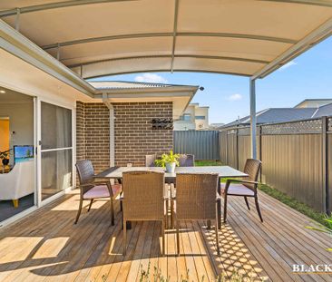 SINGLE LEVEL 3 BEDROOM HOME ACROSS FROM GOOGONG SHOPS, PARK AND SCHOOL - Photo 5