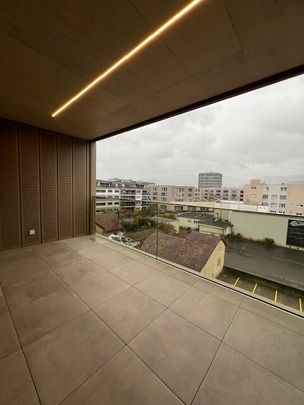 For rent Magnificent 3.5-bdrm apartment in condominium on 3rd floor - Photo 1