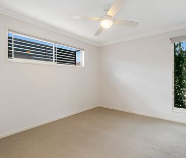 Large Townhouse in Premium Location - Photo 5