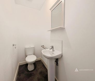 3 bedroom semi-detached house to rent - Photo 5