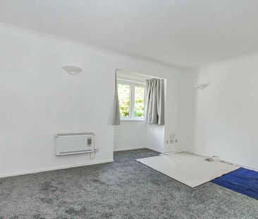 High Trees, Oak Avenue, Ickenham, UB10 - Photo 6