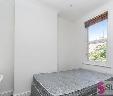 4 bedroom terraced house to rent - Photo 1