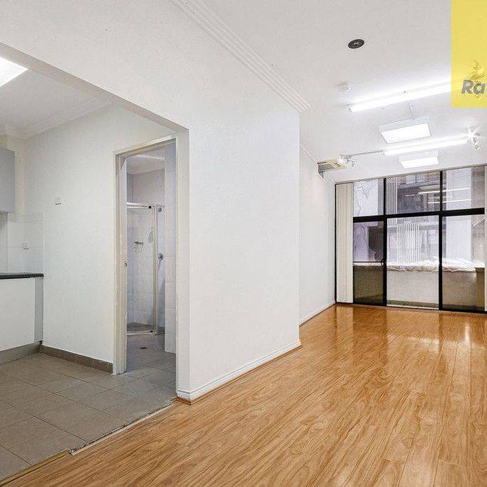 Spacious Apartment Opposite Westfields - Ideal for Residential or Commercial Use - Photo 1