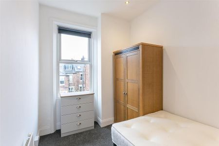 3 bedroom flat to rent - Photo 3