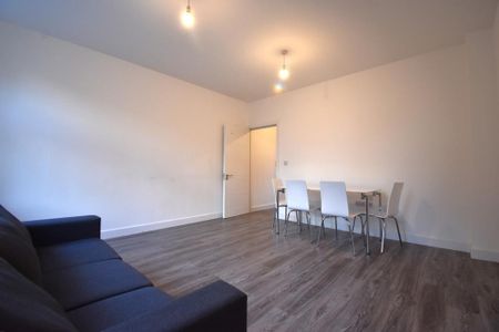 2 bedroom flat to rent - Photo 3