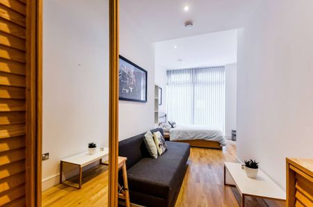 Studio Flat, The Crescent, SE8 - Photo 4