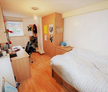 12 bedroom House in & 34b Brudenell Mount, Leeds - Photo 2