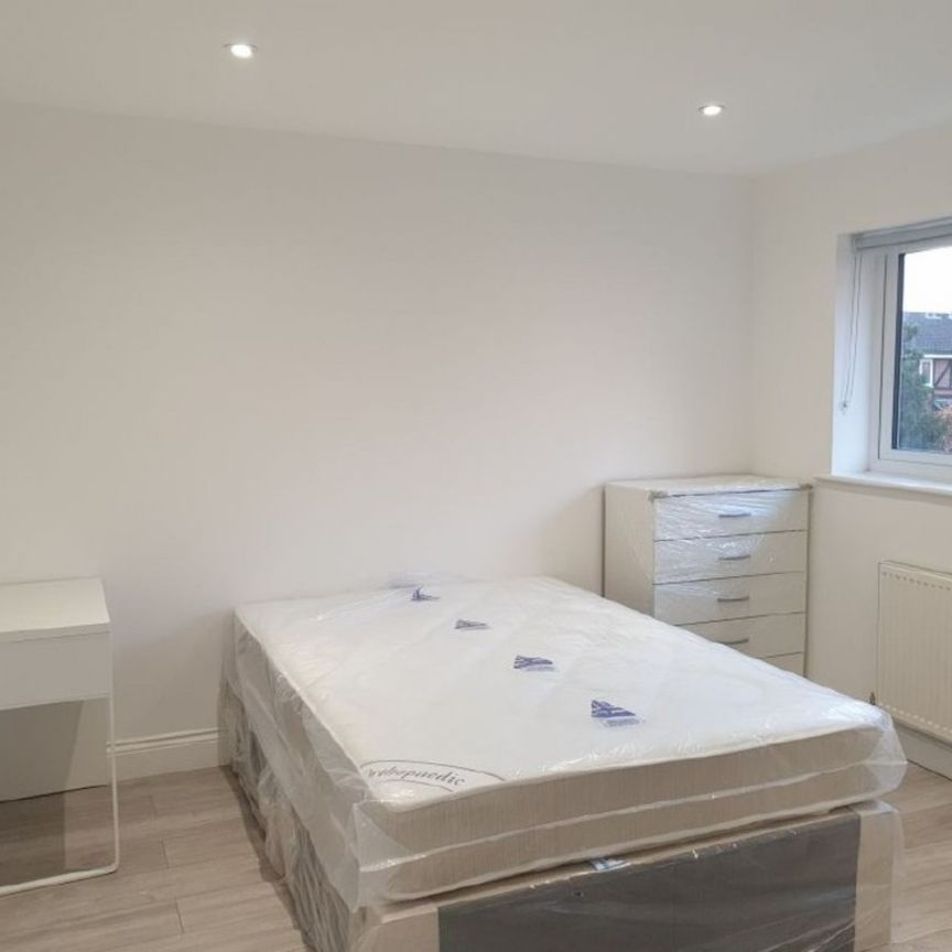 1 bedroom Property to rent - Photo 1