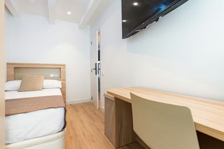 Carrer dels Sants Just i Pastor, Valencia, Valencian Community 46021 - Photo 2