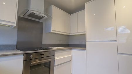 Pursers Court, Berkshire, SL2 - Photo 5