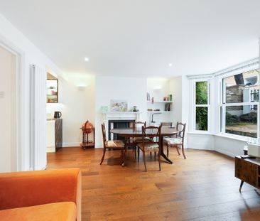 Minford Gardens, W14, London - Photo 3