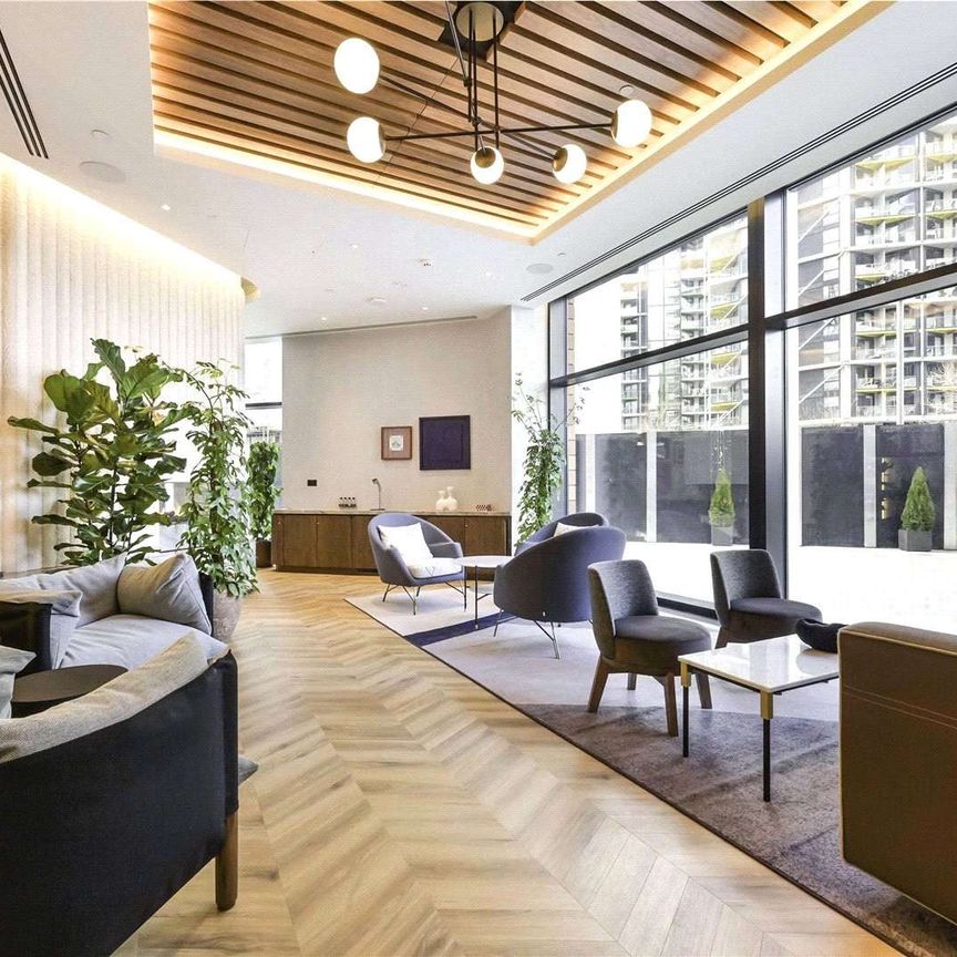 32 amenity spaces, including two rooftop swimming pools, rooftop terraces, sky-lounge bar, pet spa and games room. - Photo 1