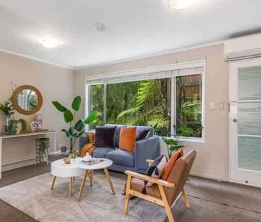 Charming 2 Bedroom town house in the heart of Tawa - Photo 1