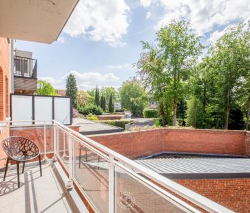 Ruim appartement met 2 slaapkamers en terras, zicht op het stadspark - Photo 6