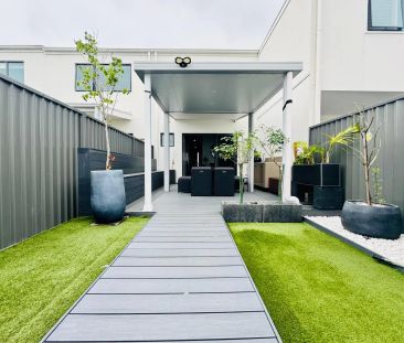 “2 Bedroom House” - Photo 2