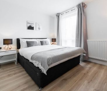 2 Bed Flat, Tarves Way, SE10 - Photo 4