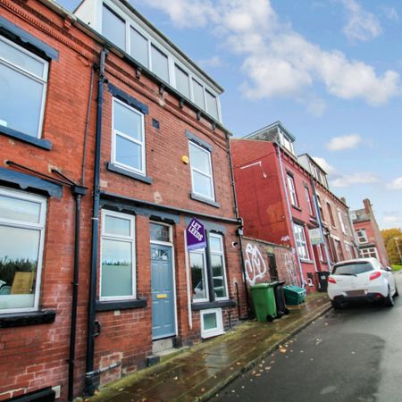 2 bedroom terraced house to rent - Photo 4