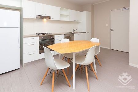New appliances + ground floor - Photo 3