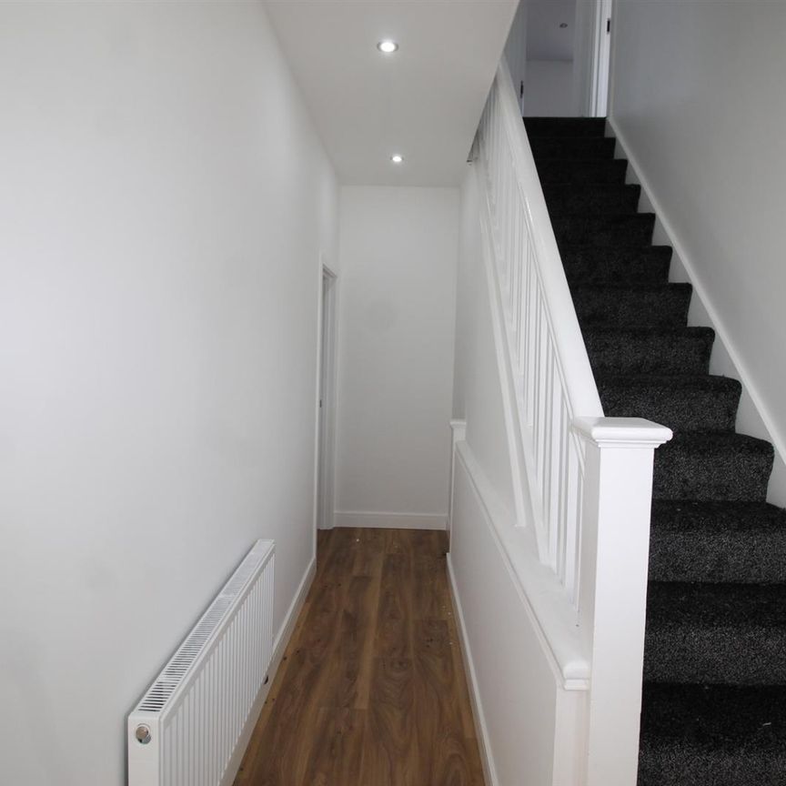 Easton Street, High Wycombe - Photo 1