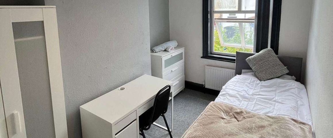 Rooms off Newland Avenue - Photo 1