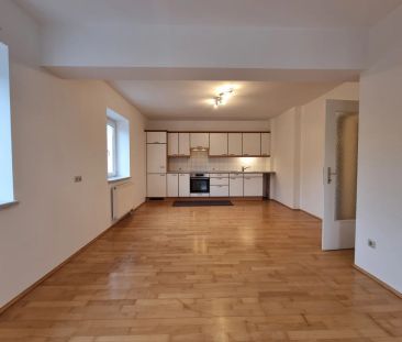 Kompakt & komfortabel – Zentrale Single Wohnung - Photo 1