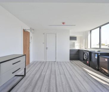 Studio to rent - Photo 1